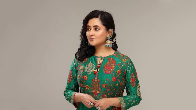 रश्मि देसाई ने ज़ी5 की ‘हिसाब बराबर’ में दमदार अभिनय से मचाया धमाल